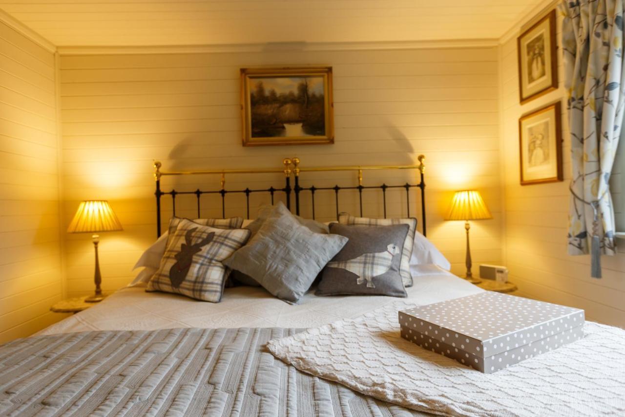 Upper Gelli Luxury Holiday Lodge, Converted Dairy & Cosy Shepherds Huts 웰시풀 외부 사진