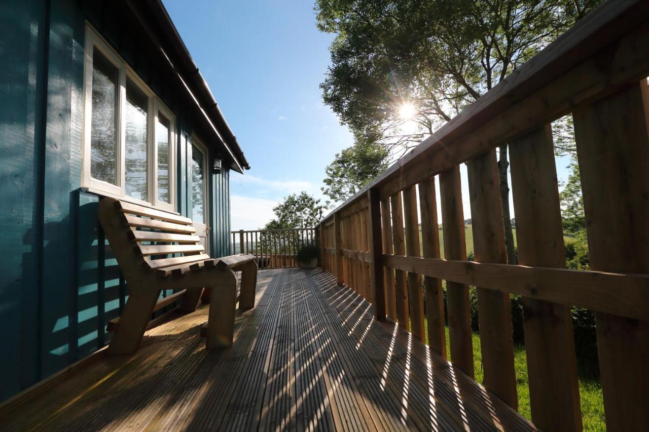 Upper Gelli Luxury Holiday Lodge, Converted Dairy & Cosy Shepherds Huts 웰시풀 외부 사진